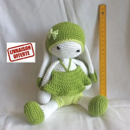 Amigurumi jolie petite lapine assise en coton au crochet - 25cm