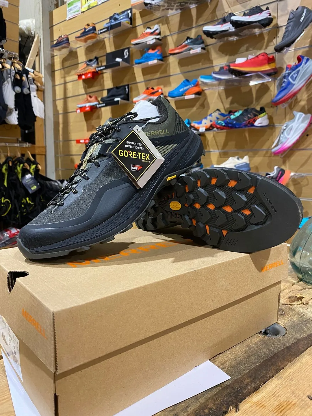 Chaussures basses de randonnée Merrell  44