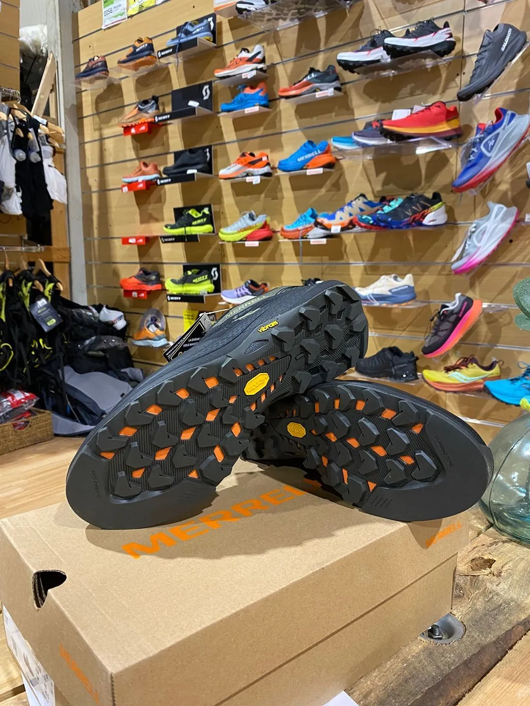 Chaussures basses de randonnée Merrell  44
