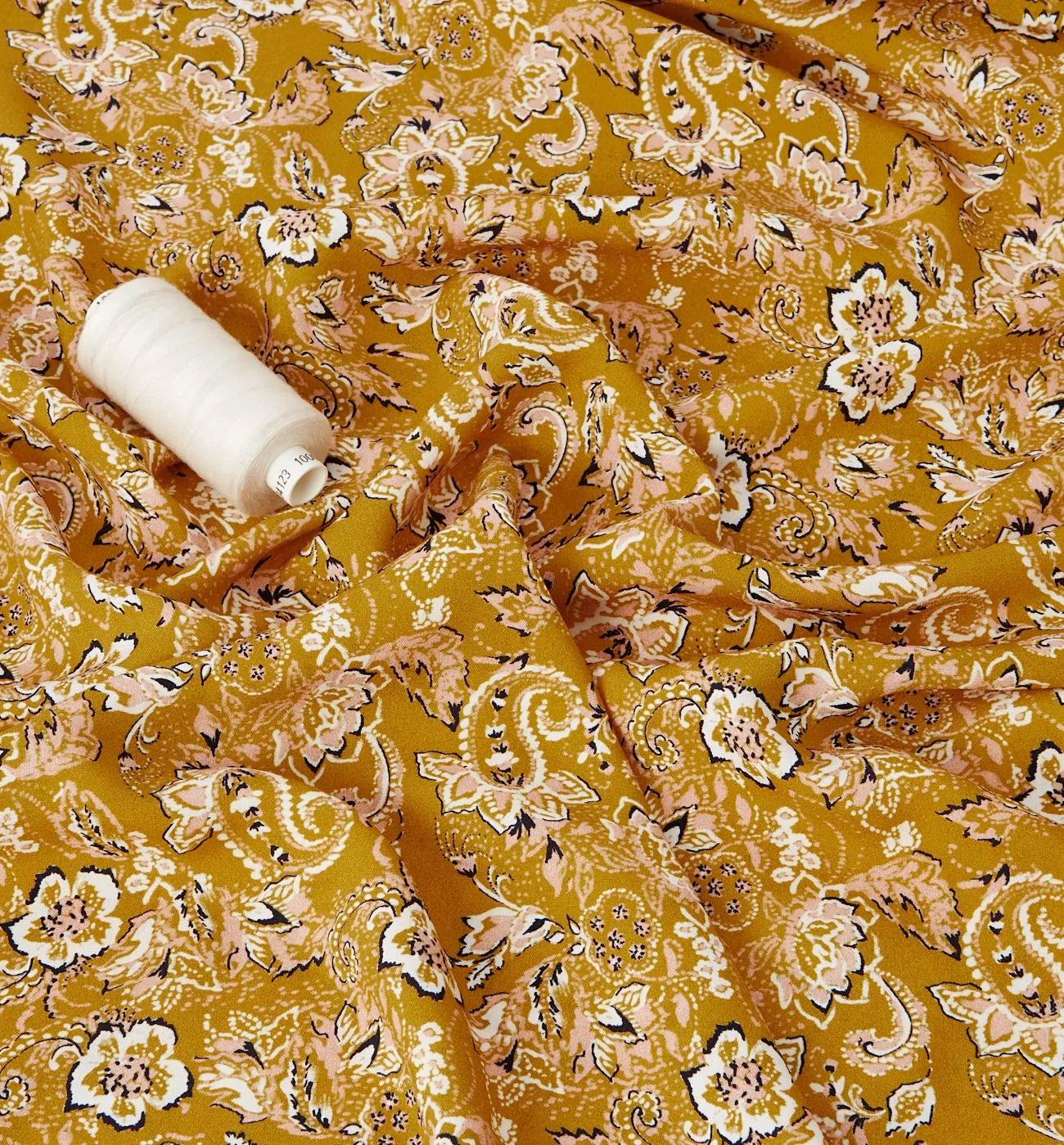 Coupon de tissu en viscose - MULTICOLORE IMPRIME
