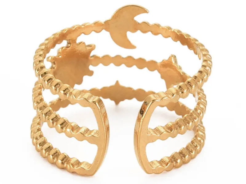 Craquez pour cette jolie bague astro dorée à l'or fin 18k !