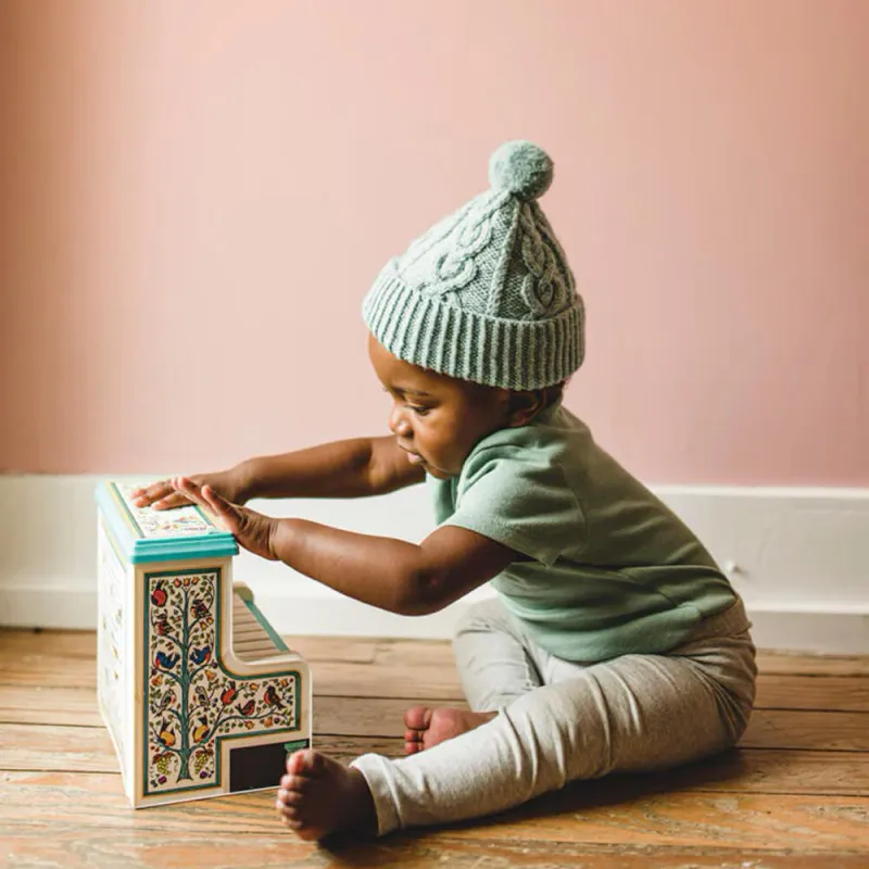 Mini Pom. Happy Knits for Little Kids